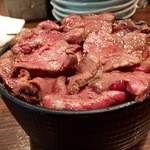 和牛＆Seafood　Micio（ミーチョ） - 山盛りステーキ