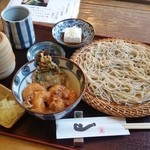 Teuchi Soba Yamaizumi - 「ミニ天丼セット (1300円)」、手打ソバは二八で、ミニ天丼、小鉢、冷奴等が付きます