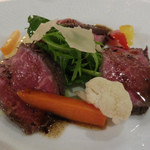 サバティーニ・ディ・フィレンツェ - 前菜：シェフお手製ローストビーフとルコラ、パルミジャーノチーズのサラダ、黒トリュフのヴィネグレットソース