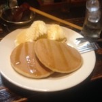 DANだん． - 料理写真:このパンケーキ、にゃむっと、しゃむっとしてます(´ ω ` )つぶ食感うまし！
