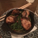 ミニヨン　坂ノ上 - 寒ちぢみほうれん草と牡蠣の焦がしバター焼