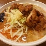 旨辛ラーメン 表裏 - 唐揚げ300グラムのボリューミーさ✨