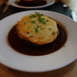 L'Ardoise - ポテトの乗ったヒレステーキ