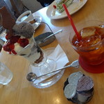 カフェくろねこ - 黒ごまパフェ