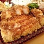 柳生精肉店 - とんかつ弁当…税込560円