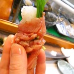 寿司栄 - 中トロ炙り、葱巻き