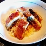 鰻楽 - ★お茶碗によそって…