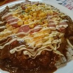 ジャーマンエッグカレー　たまご・ソーセージ・チーズにマヨコーン♥