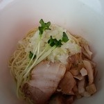 煮干乱舞 - あぶらそば 300円　トッピングがパワーアップ