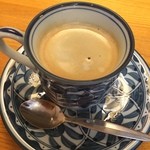 Kappou Takeno Hana - 食後のコーヒー♪
                        丁寧にひかれたコーヒーの香ばしい香りが広がります。
                        カップもモダンな感じで◎‼︎