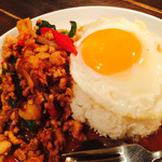 青山ガパオ食堂 - 