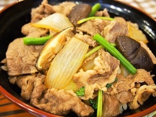 はり重カレーショップ - すき焼き丼