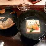 日本料理 百屋 - 胡麻豆腐と牡蠣しんじょう