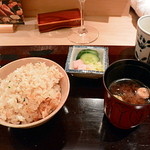 日本料理 百屋 - 鯛飯、香の物、汁物