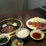 弘 - ボリューム焼肉定食