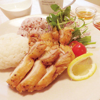 RAINBOW ISLAND KITCHEN_1