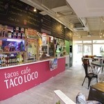 タコロコ - 店内とカウンター。おしゃれ！