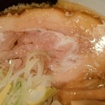 【2016.1.7(木)】中間醤油(背油少々・並盛・150g)750円のチャーシュー