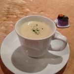 Espetalia - H.28.1.7.昼 野菜のスープ(白菜ポタージュ・野菜が20品目のたっぷりサラダランチ 1,000円税込)