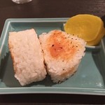 すみれ - これが2015年12月より登場、焼きおにぎり！  味噌ラーメソの味噌を塗って焼いているとのこと。大きさも十分で、満腹♡