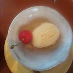 キッチン　フクダ - キャラメルのアイスクリーム