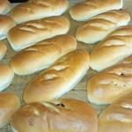 友永パン屋 - レーズンパンかな？