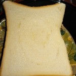 友永パン屋 - 角食パンのきめ細やかさ