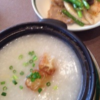 六本木 樓外樓 - 干し貝柱入り中国粥と炒め物