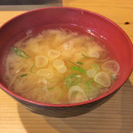 鶏の三平 - 味噌汁ヽ(ﾟ◇ﾟ )ﾉ