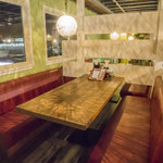 ダイニング＆カフェ アニバーサリー - 約6名様まで座れる夜景も楽しめるソファー席