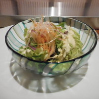 ステーキ花郷 祇園店 - 野菜サラダは新鮮です