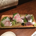 七伍屋 - おさすむ。
      ほうぼう、真鯛、シメサバ