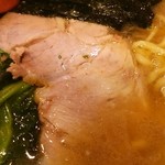 ラーメン 洞くつ家 - 肩ロースのチャーシュー。