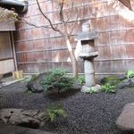 室町 和久傳 - 坪庭(2015.12)