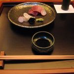 室町 和久傳 - お造り（ヨコワと剣先烏賊）(2015.12)