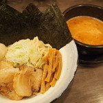 Tsukememmazesobasemmontenejiman - エビ辛つけ麺全部のせ1050円 (麺はひやもり・あつもりを選択できます)