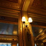 Ladurée - 金（キン）が多すぎる、金が多すぎる・・・