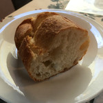 RESTAURANT Chez Kurisaki - 焼き立てのパン♪パリっとしっとりな美味しいパンでした( ^^) 