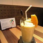 ドリンクドランク - フルーツミックススムージー　680円