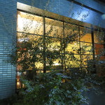 Michino ru tourubiyon - 小体ながら、クラシカルで落ち着いた雰囲気のレストランらしいレストラン1