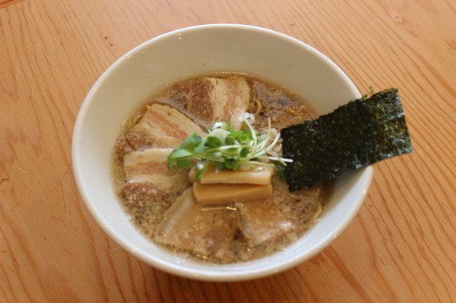 煮干中華 ゆきと花 - 富良野（ラーメン）の写真