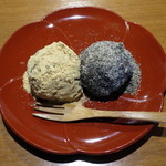 Cafe ヒペリカム - 雑穀米の手づくりおはぎさん2こ（\400、ドリンクをつけると100円off）