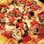 Yard House - べパロ二とマシュルームのピザ