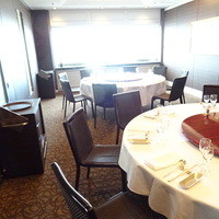 銀座アスター お茶の水賓館 - 円卓に着席です