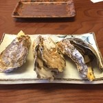 鹿久居荘 - 焼き牡蠣
            今日は職場の慰安旅行で、兵庫県に来てます。