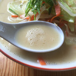 中華そば きい家 - スープはこんな感じ