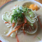 中華そば きい家 - 野菜ラーメン玉子入りズーム