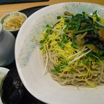 蕎麦 ひのや - 【８月　再訪】冷し山菜そば930円＋大盛100円