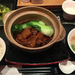 龍RON　香港火鍋海鮮酒家 - 牛バラの煮込み鍋定食