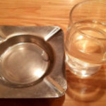 Inshoku Shou Shou Naniya Nekozen - 灰皿と水です。